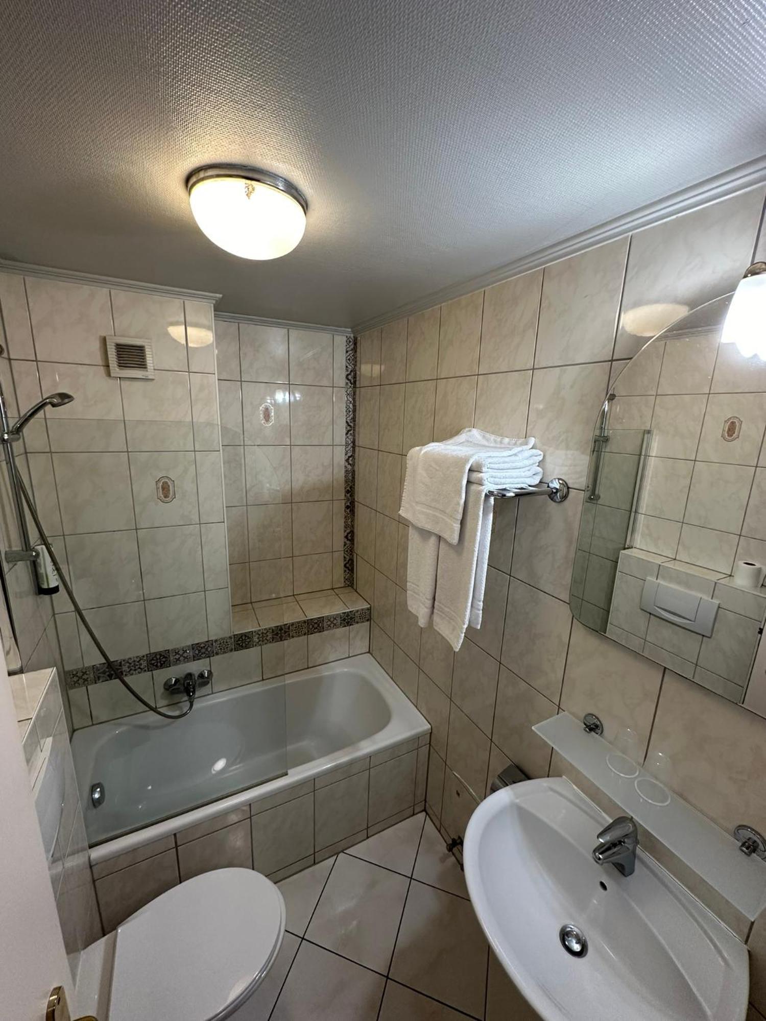 Yasha Hotel Luxemburg Buitenkant foto